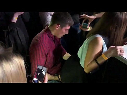 ❤️ Quan hệ tình dục thực sự trong một hộp đêm ở Nga. 18 tuổi cô gái Nga trong hậu môn và âm đạo bị đụ trong hộp đêm ❤❌  Video sex  ở% vi.superpornpics.ru%